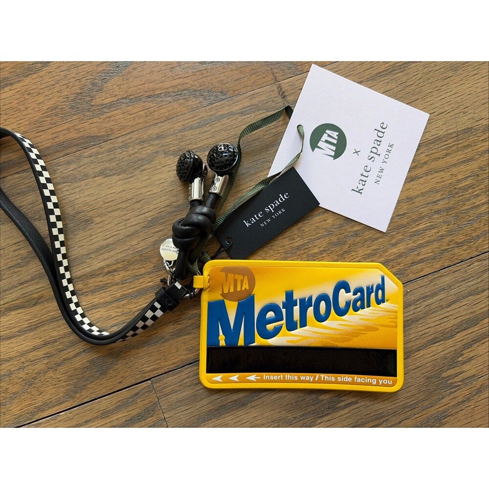 Kate Spade new york Charmed NYC Metro Card Bag Charm Fob Earbuds Key Leash NWT - Picture 3 of 5